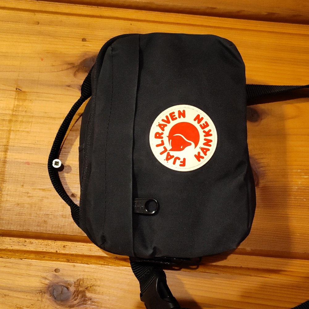 FJALLRAVEN Kanken Hip Pack~Black~Unisex~NEW